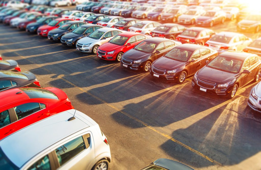 Etiquetas medioambientales para los coches menos contaminantes