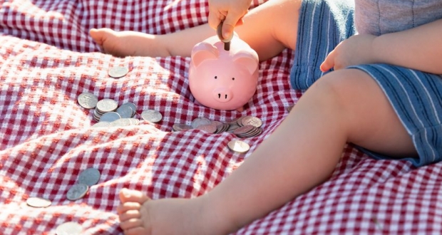 La primera lección económica en el hogar debe ser el ahorro