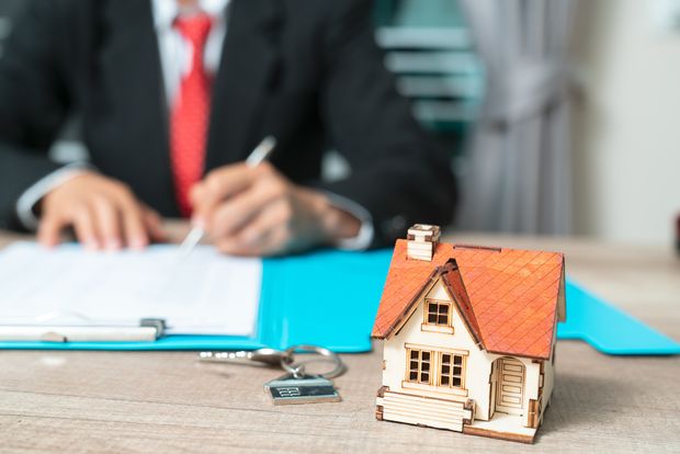 La nueva ley hipotecaria defiende al cliente frente a los bancos