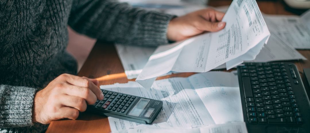 Qué debe contener una factura para ser válida y poder deducir gastos