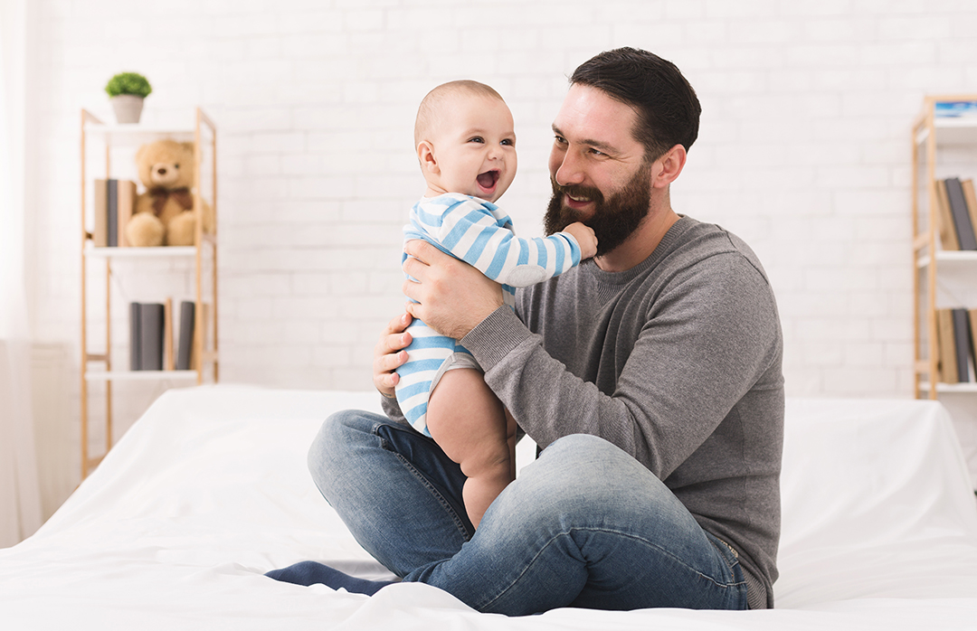 Permiso de paternidad: cuánto dura, quién puede solicitarlo y cómo funciona en 2026