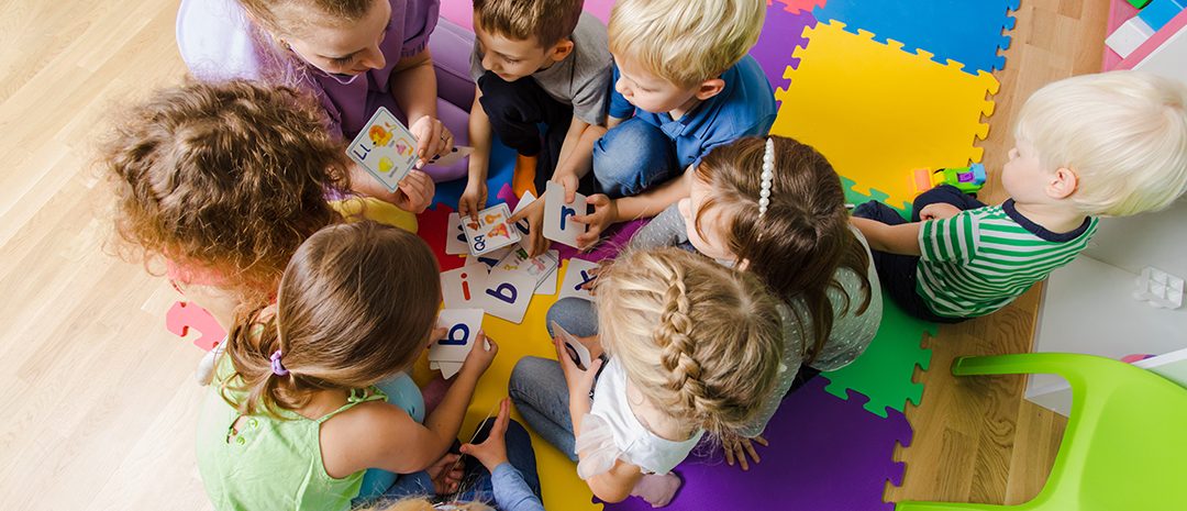 Renta 2025-2026: deducción para madres trabajadoras por gastos de guardería 