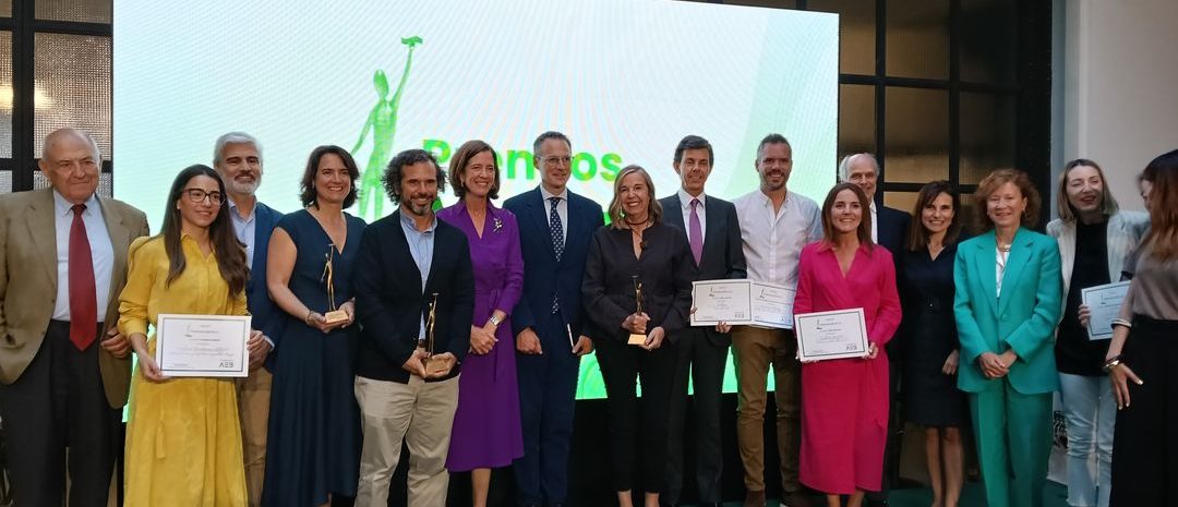 Premios Alcanza de la AEB al impulso de la educación financiera y la capacitación digital