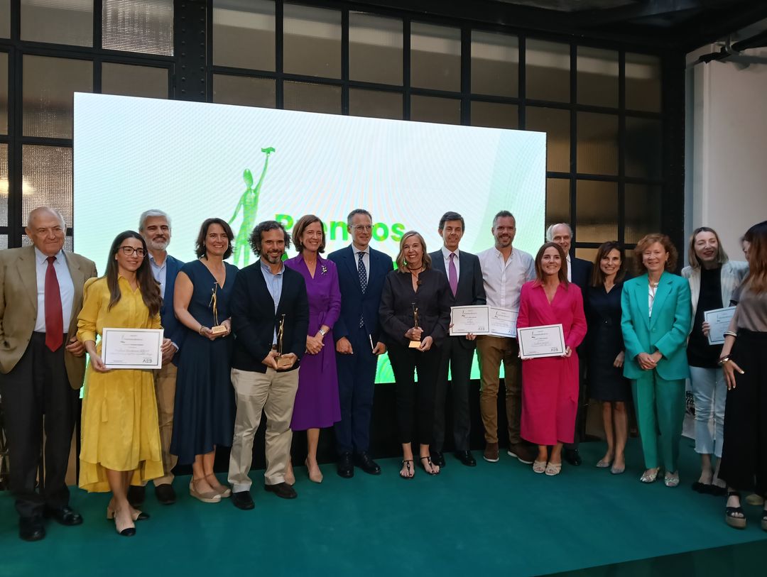 Premios Alcanza de la AEB al impulso de la educación financiera y la capacitación digital