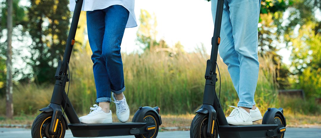 La DGT exige la identificación de los patinetes eléctricos: cómo inscribirlos y requisitos