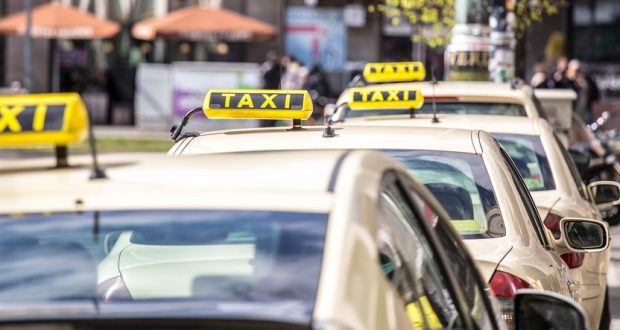 Los taxis podrán cobrar con tarjeta bancaria