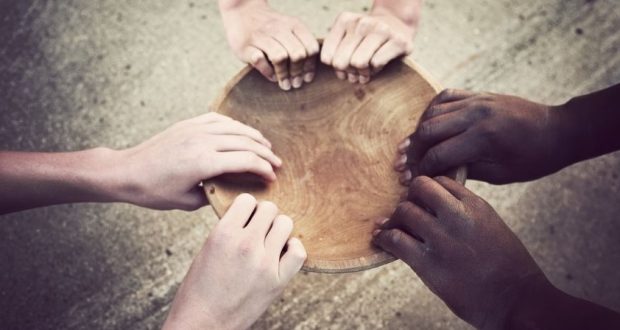 Conmemoración de un día solidario para combatir la pobreza en el mundo.