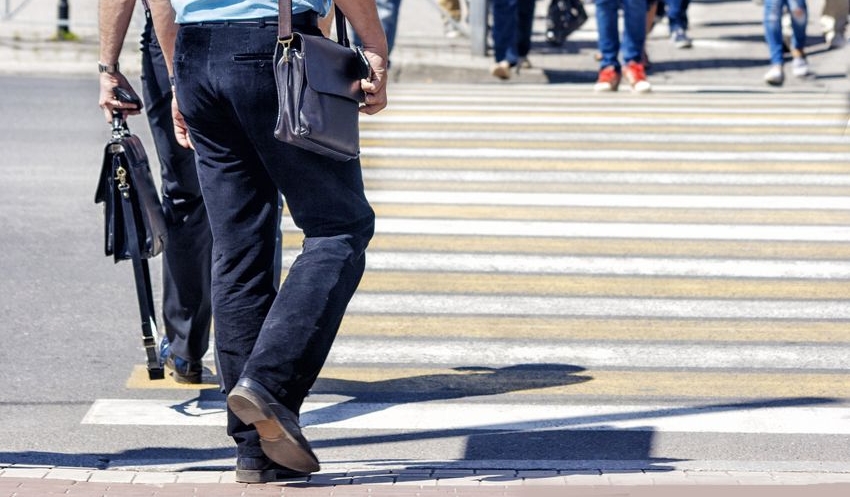 Las multas pueden ponérselas a un conductor y a unpeatón