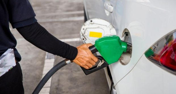 Ahorrar al volante y poniendo gasolina