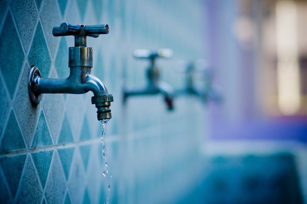 Algunos trucos para consumir menos agua en verano.