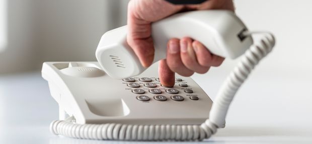 Estos teléfonos cobrán a los consumidores la atención al cliente.